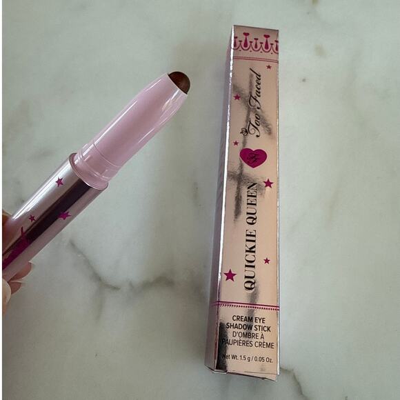 Too Faced Quickie Queen Cream Eye Shadow Stick 0.05 oz Chocolate Sprinkles - Picture 2 of 3